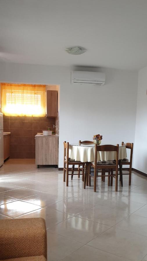 Apartman Lena Pula Extérieur photo