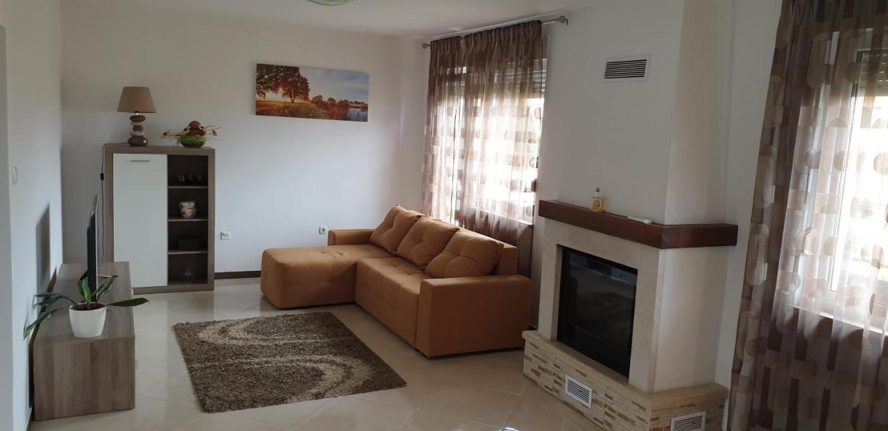 Apartman Lena Pula Extérieur photo